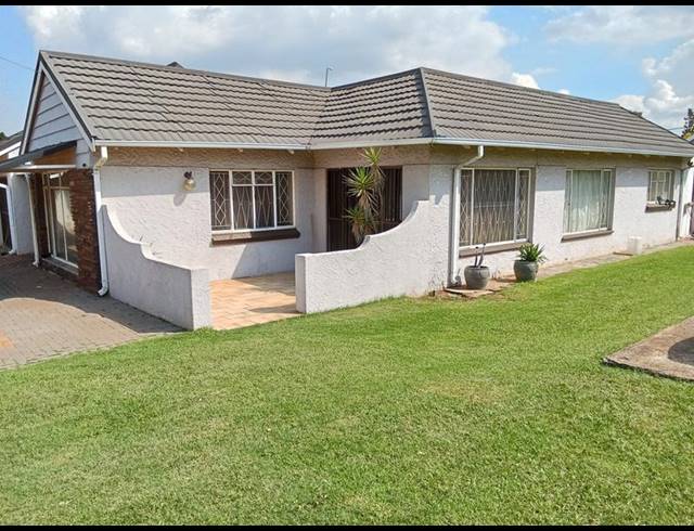 3 BEDROOM HOUSE FOR SALE IN WYCHWOOD
